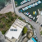 Apartamento Pelagos Seafront - George Myrties