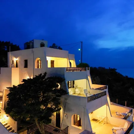 Pelagos Seafront - George * Μυρτιές