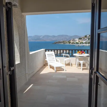 Апартаменты Pelagos Seafront - George