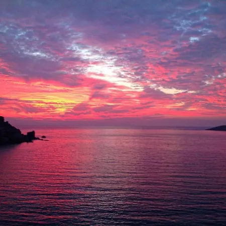 Pelagos Seafront - George