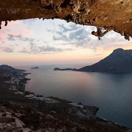 Апартаменты Pelagos Seafront - George