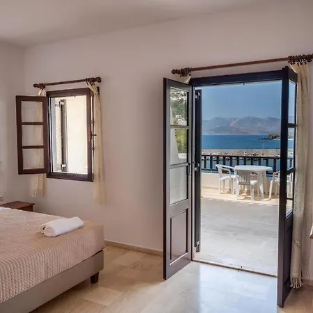 Pelagos Seafront - George * Myrties